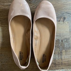 Nude Ballet Flats